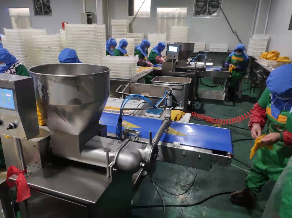 安徽徽客坊百葉包定量注餡機(jī) 豆腐皮卷肉自動(dòng)下餡機(jī) 千張肉卷加工設(shè)備